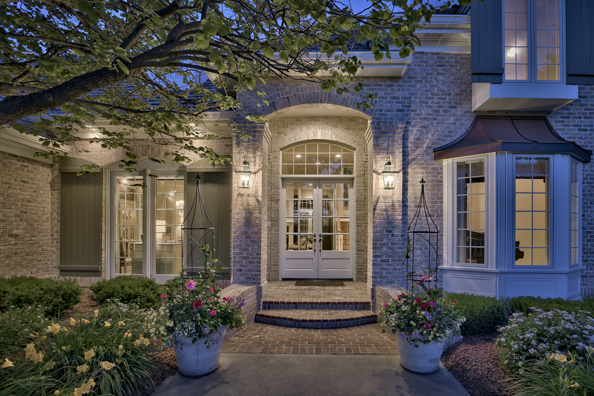 home light up at night